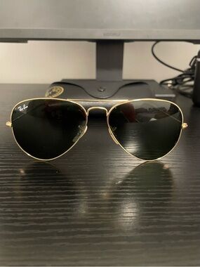 Ray-Ban Gold Frame Black Lens Aviator Sunglasses - Classic Pilot Style